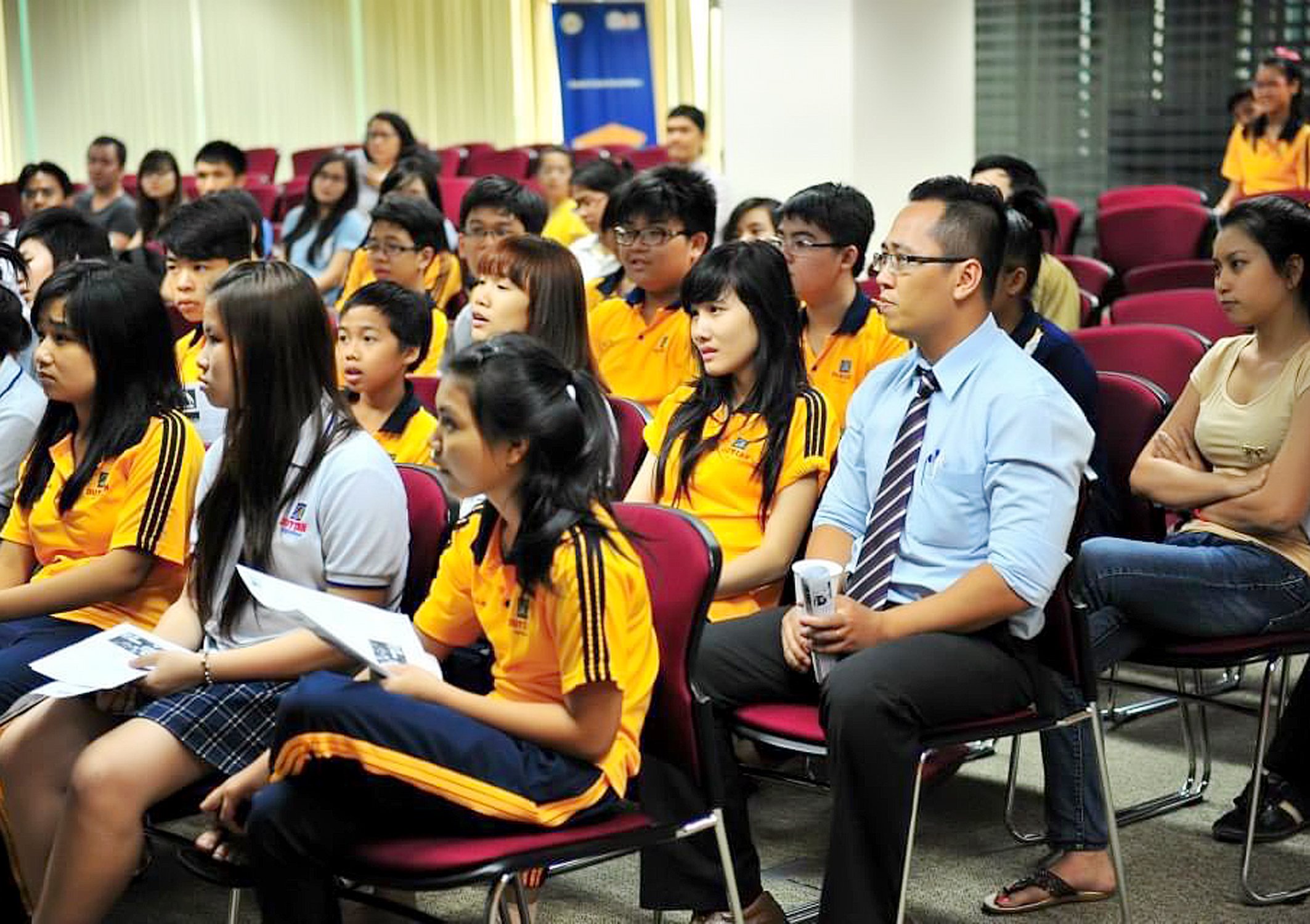 HỌC TIẾNG ANH NHƯ MỘT CEO: GỌN MÀ CHẤT
